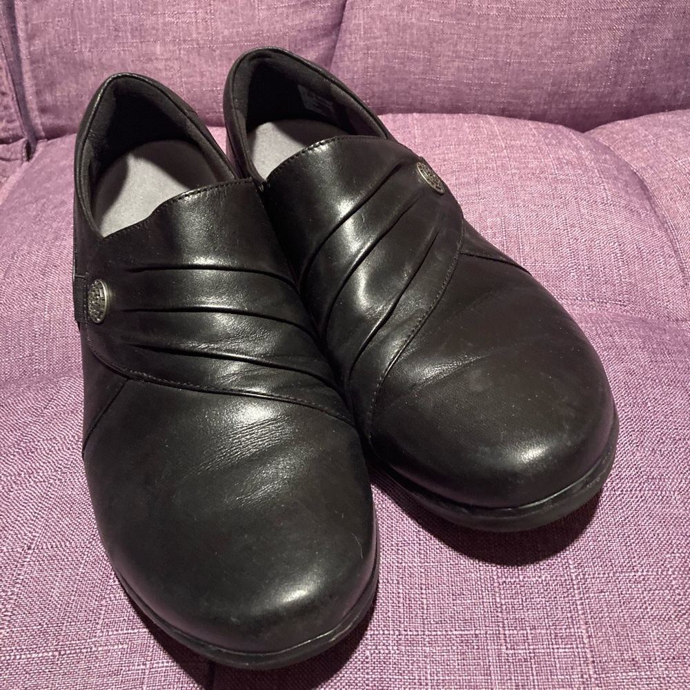 Clarks non skid shoes